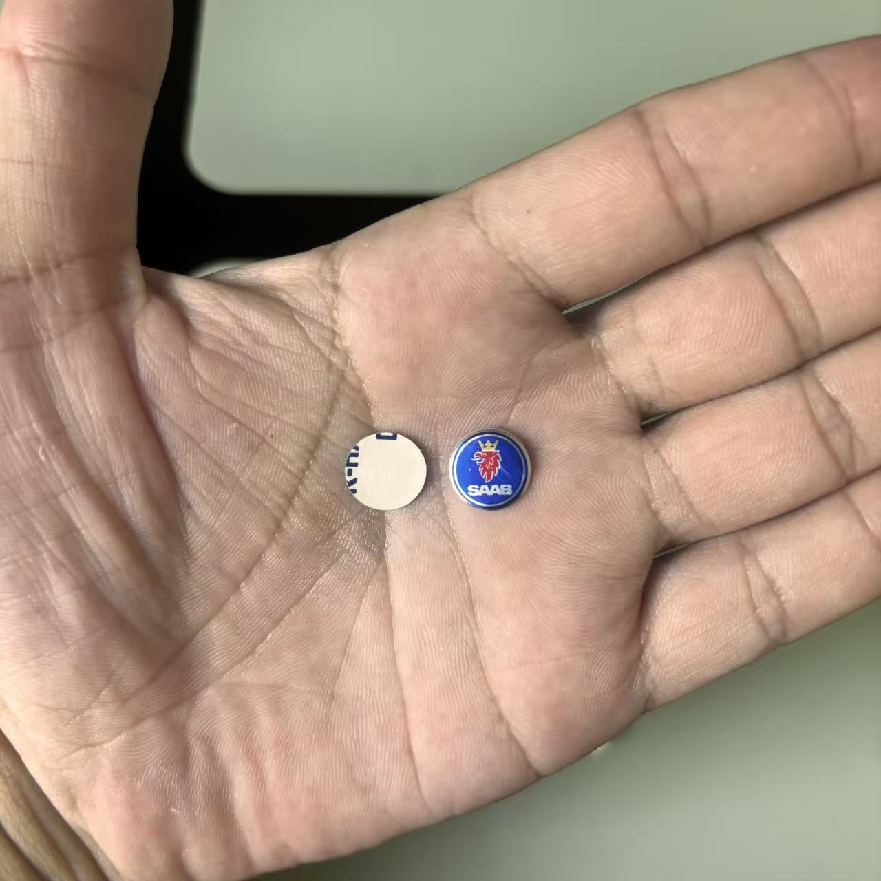 

2pcs 11mm Aluminum Car Logo Auto Key Fob Remote sticker for SAAB car badge emblems decoration SAAB-2pcs