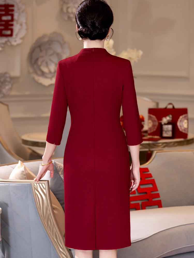 Mother's Red Festive Spring 2025 Wedding Banquet Dress - Elegant, Stylish, Young Mother of the Groom Formal Toasting Outfit