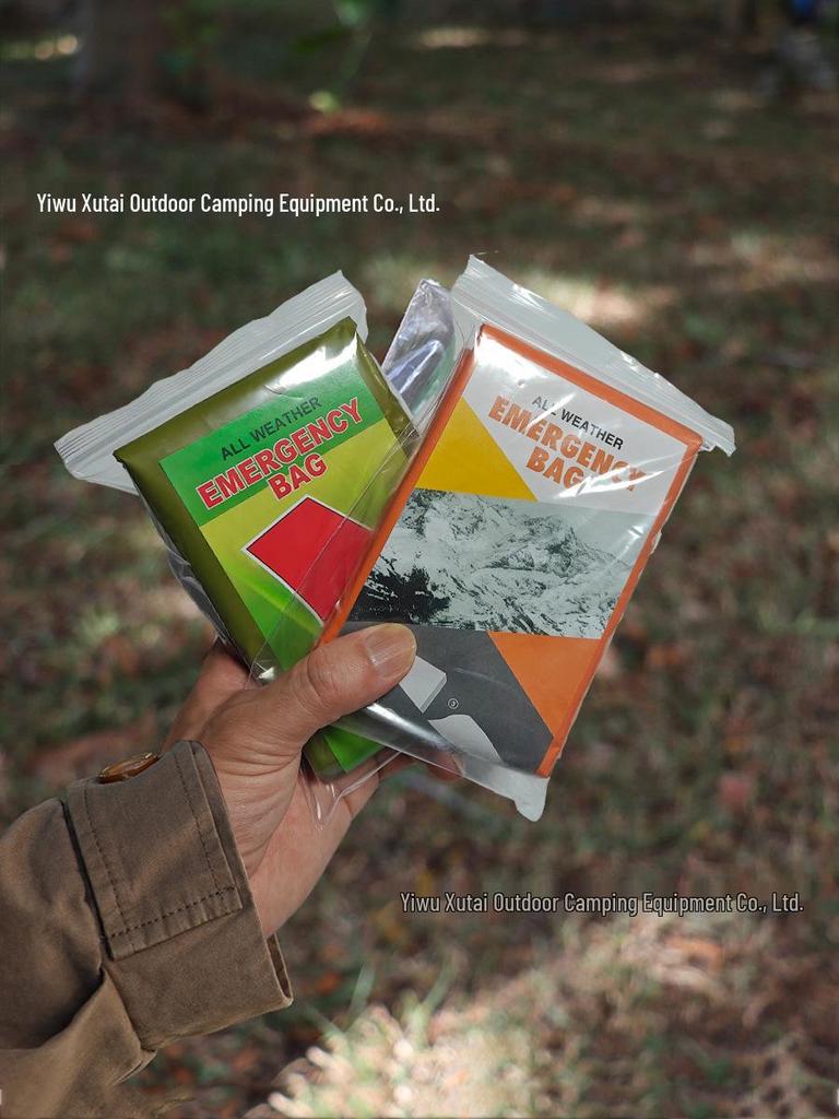Outdoor Emergency PE Aluminum Film Sleeping Bag - Cold Relief, Warmth, Rain Protection, and Tent Storage