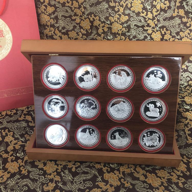 Lunar New Year 12 Zodiac Commemorative Coin, High End Wooden Packaging, Collector's Edition, 2019, Gift
