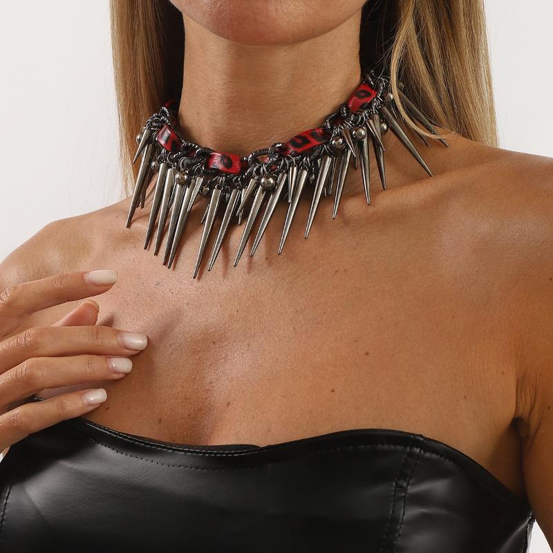 Punk Diablo Hip Hop Hottie Rivet Beads Leopard Print Leather Wrap Necklace Niche Gothic Necklace