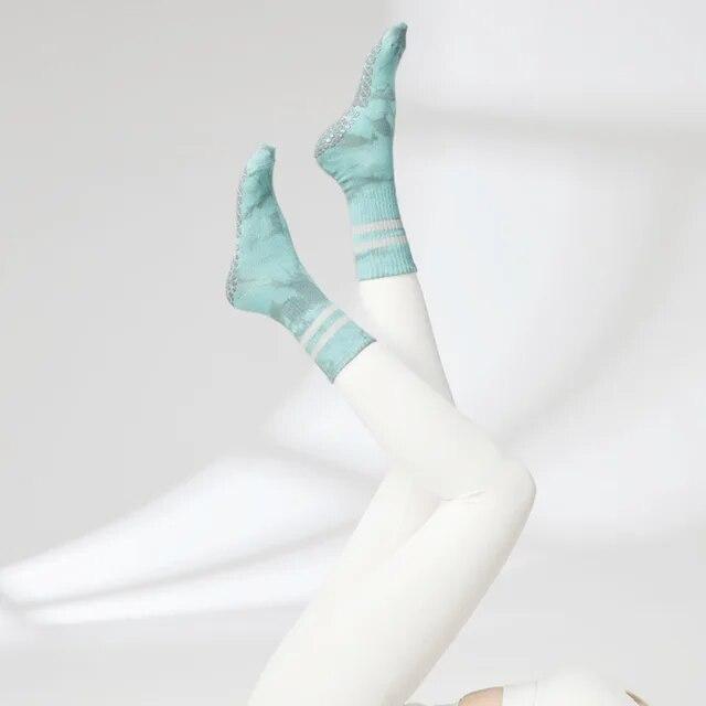 Yoga Socks Autumn Winter Women Tie-dye Gradient Stripe Pile Cotton Silicone Non-slip High Quality Pilates Grip Crew Socks