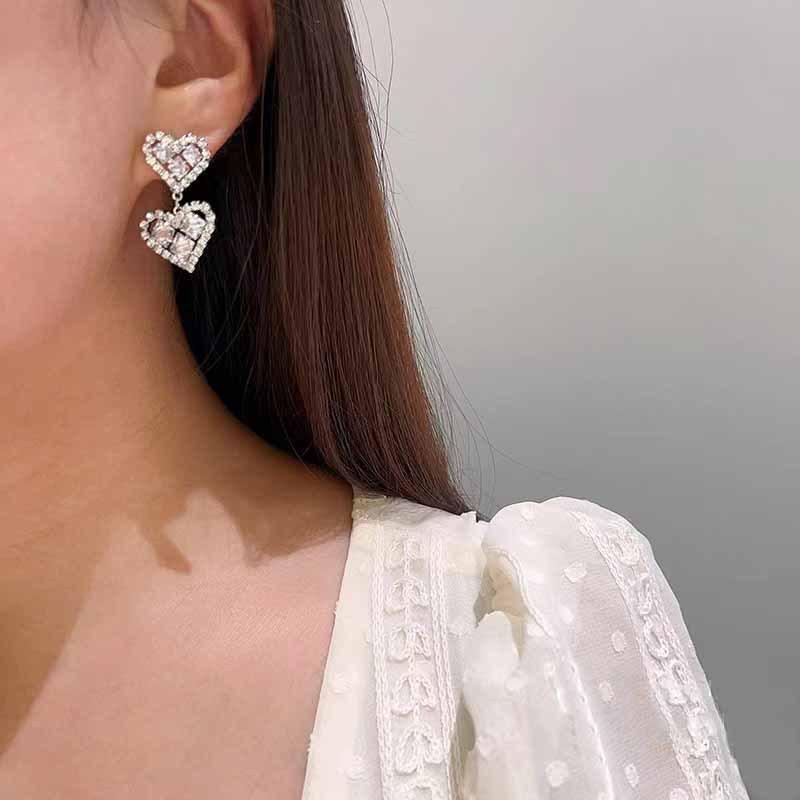Luxury Diamond-Studded Heart Pendant Earrings for Women - Chic and Trendy Light Fashion