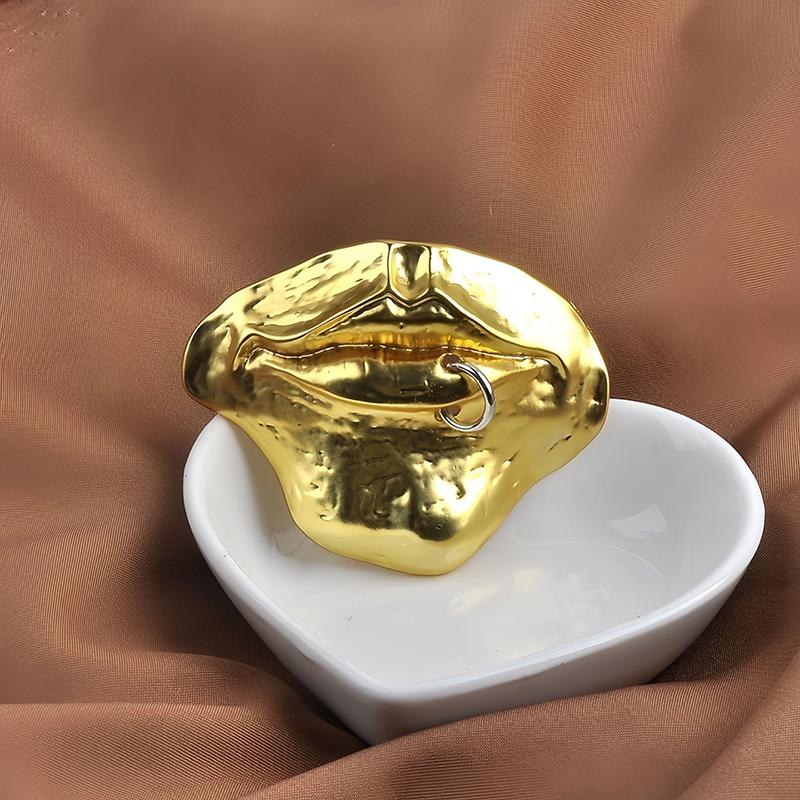 Exaggerated Lip Brooch Alloy Retro Lip-Shaped Pin Clothing Accessory Badge Pin Trendy Tassels Banquet Clothes Metal Pin