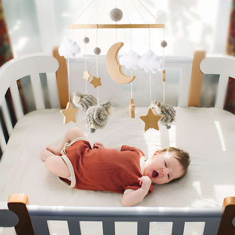 Mobil pentru bebeluși cu temă Boemia - Mobil pentru pătuț, Mobil pentru pătuț pentru băieți și fete, Mobil decorativ pentru camera bebelușului, Pandantiv Nori Lună Oaie