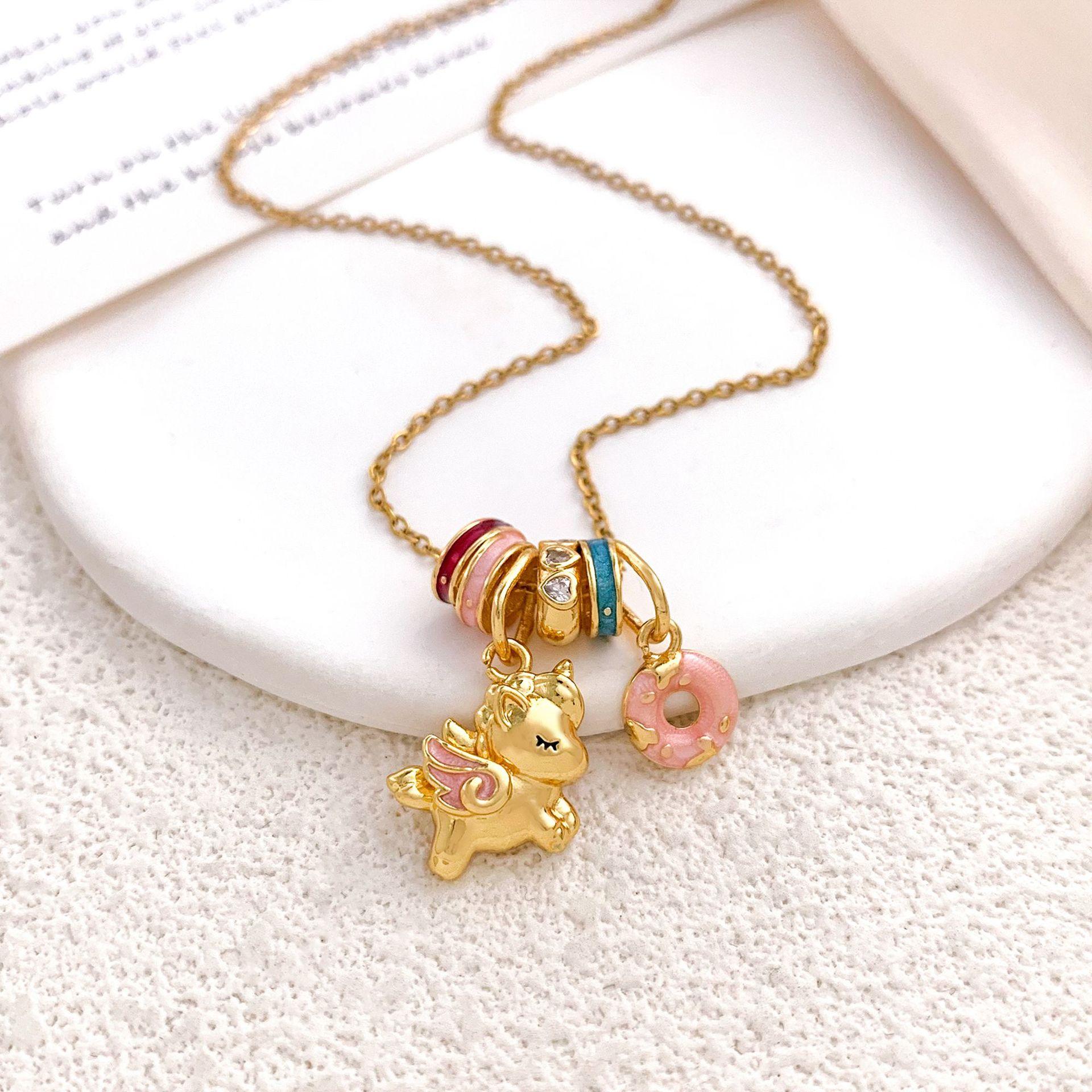 

New Dopamine Little Pegasus Necklace Female Carousel Fashion Sense Clavicle Chain.