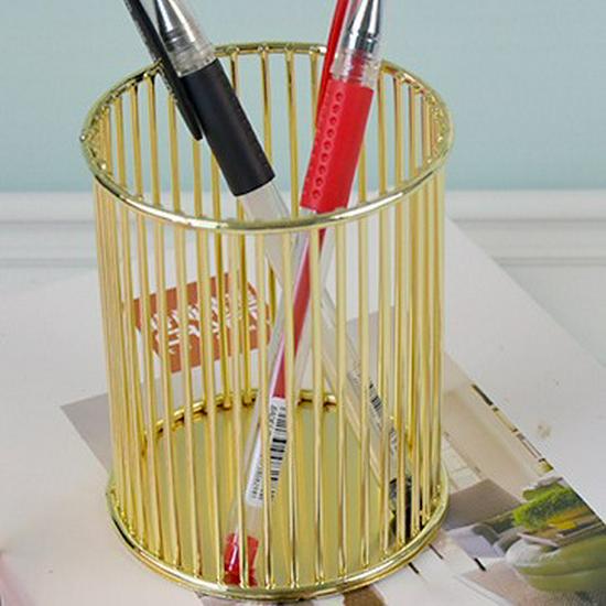 Multifunctional Iron Pen & Makeup Brush Holder – Cross-Border Metal Desk Organizer