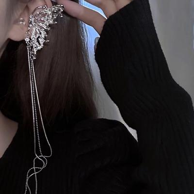 Superlange Ohrclips mit Schmetterlingsquaste, Premium-Ohrknochenclips, Nischendesign, Ohrhängertyp, Keine Ohrpiercings, Ohrringe, Damen
