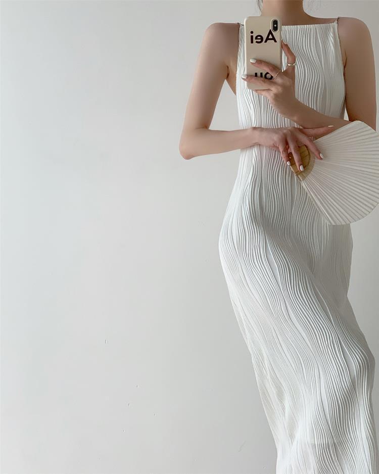 Waist-Cinching Textured Pearl White Maxi Dress - French Pearlescent Camisole Design