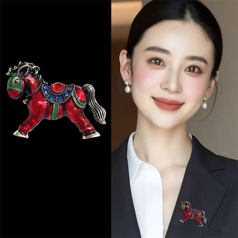 Alloy Horse Brooch Zodiac Pony Pins Women Men Clothing Accessories Suit Lapel Corsage Badges  Year Gifts