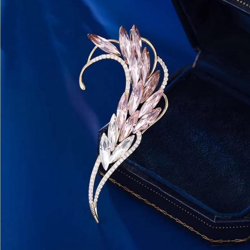 Luxurious and Elegant Tassel Brooch for Women, Fashionable and Graceful Crystal Tassel Brooch