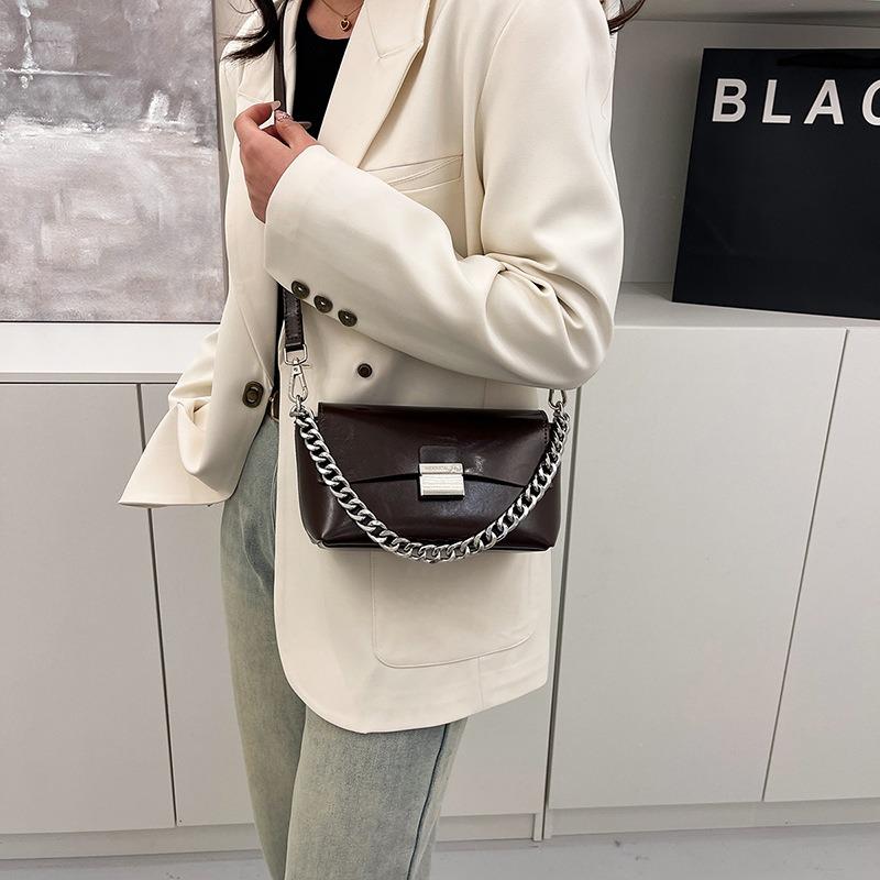 Small bag women's new fashion versatile chain shoulder messenger bag casual small square bag