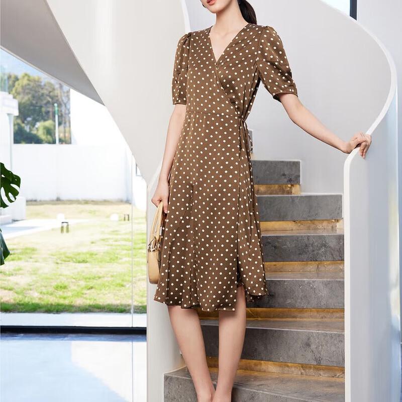 

Женское атласное миди-платье в горошек с V-образным вырезом и поясом Jiu Zi Anna Kou S