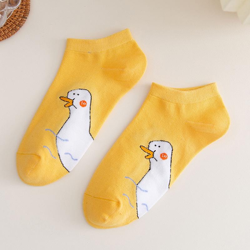 Women's Cartoon Cute Duck Cotton Mid-Calf Sweat-Absorbent Boneless Socks - Fashionable Over-the-Knee Trend.
