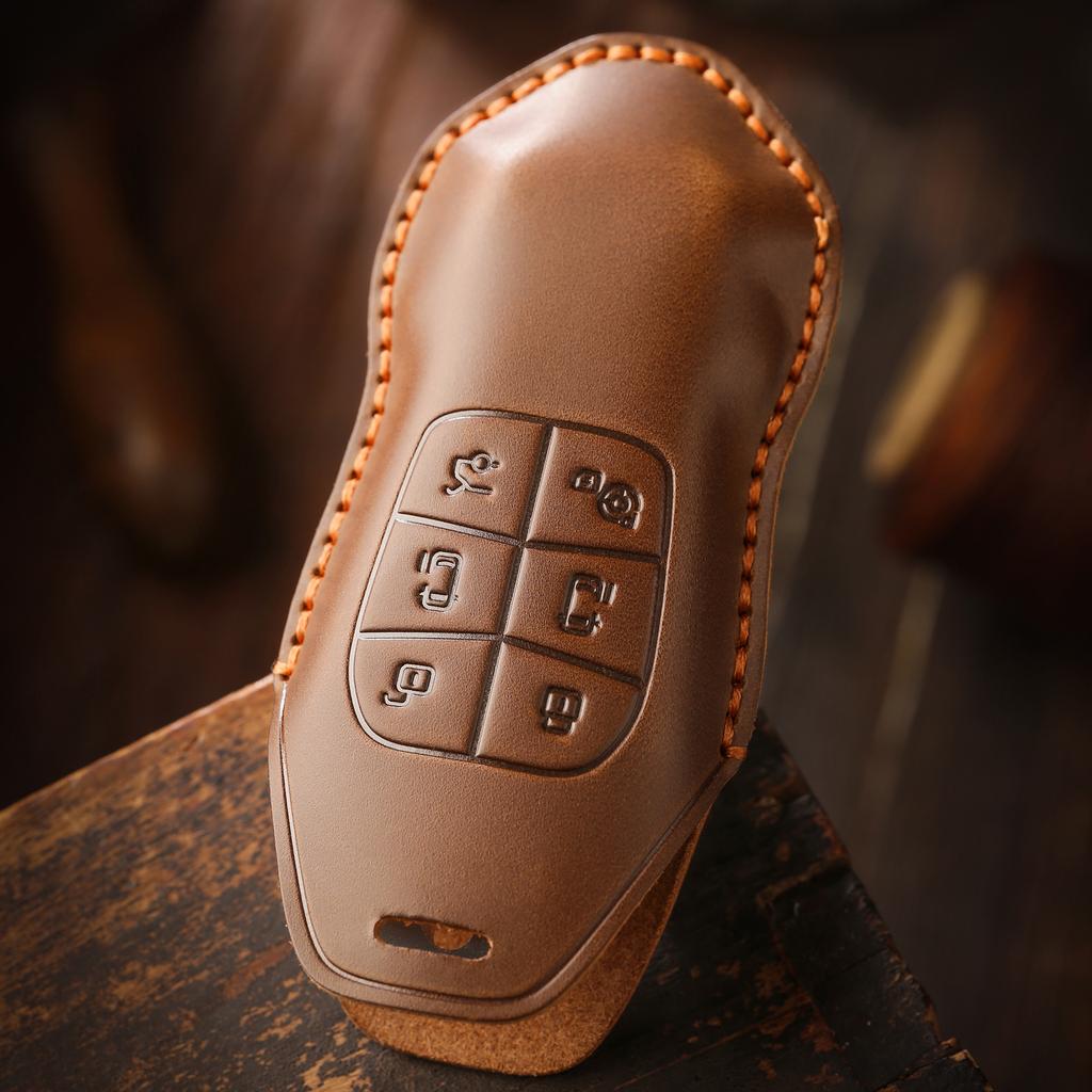 The Retro Key Cover Is Suitable for Xiaopeng X9 Key Bag, Xiaopeng X9 Car Handmade Leather Remote Control Protection Bag Buckle.