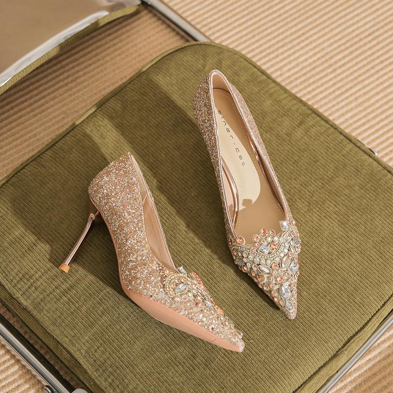 

8865 туфли на высоком каблуке женские шпильки осень 2025 новые хрустальные с пайетками свадебные туфли с острым носком с мелким вырезом туфли-одинарки со стразами 34