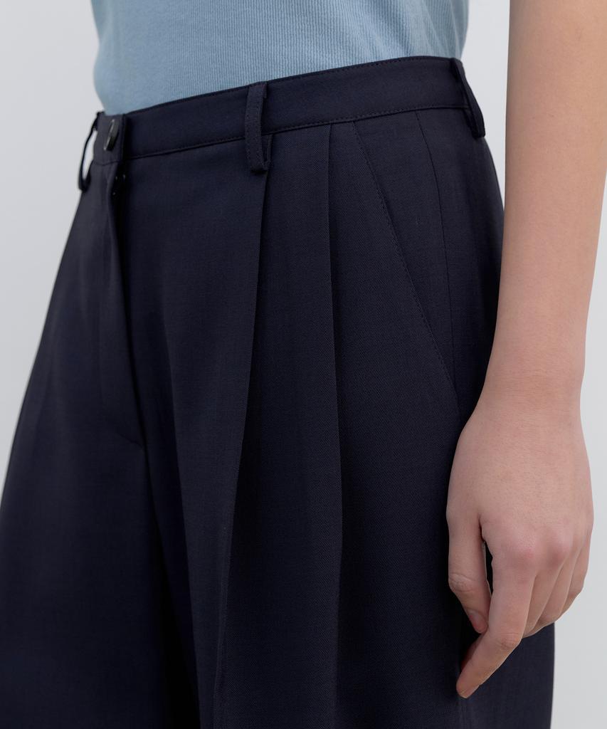Yulago Jules Two-Tuck Wide Slacks