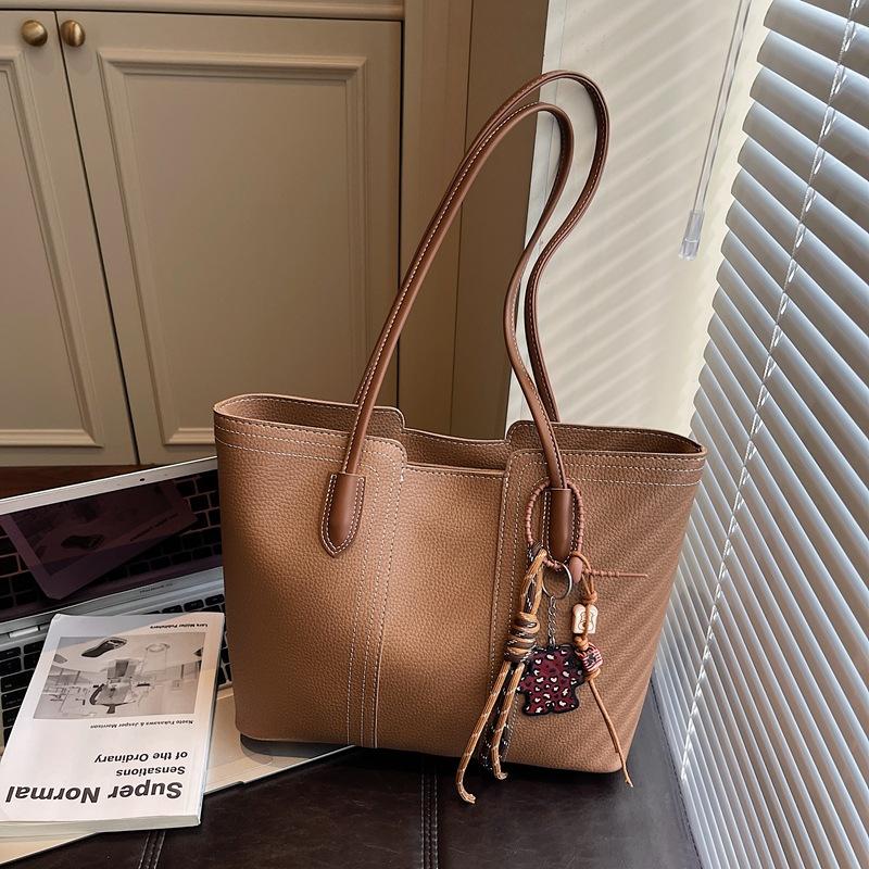 Retro bag women's large capacity 2025 new autumn and winter simple versatile shoulder underarm bag commuter tote bag