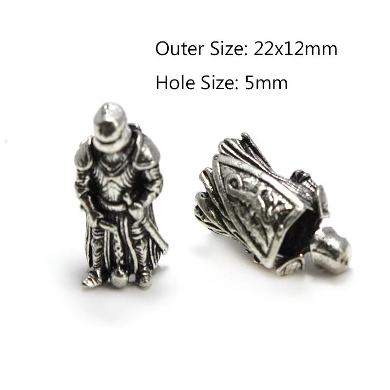 2 Stück Totenkopf Krieger Helm Abstandshalter Perlen Anhänger Haarzopf Dreadlock Bartperlen Paracord Seil Messerperlen für Armband DIY Schmuck