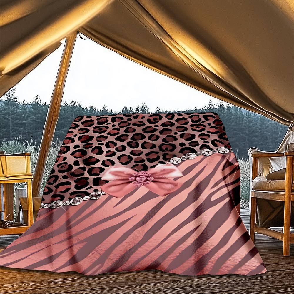1pc Leopard Print Outdoor Blanket - Soft Flannel Cozy for Travel & Camping - All-Season Warm Bed Cover, Machine Washable Yy251229072
