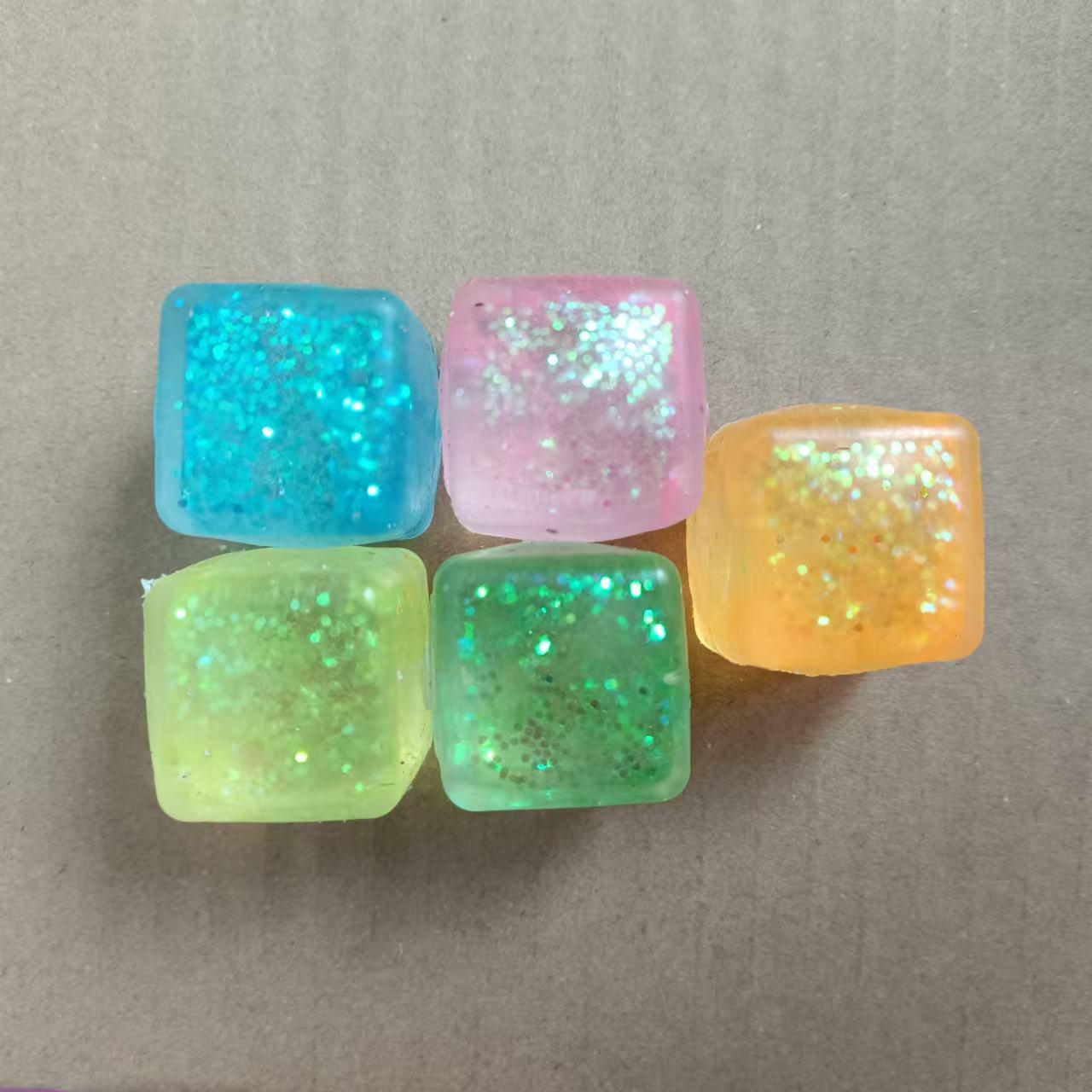 

Мяч для снятия стресса из тофу в стиле Сяохуншу - кубики льда с медленным отскоком