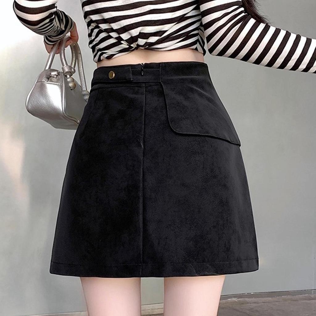 European Style Black Suede Plush Plus Size PU Leather Short Skirt for Women - Slimming, Hip-Hugging Spring/Autumn Fashion.