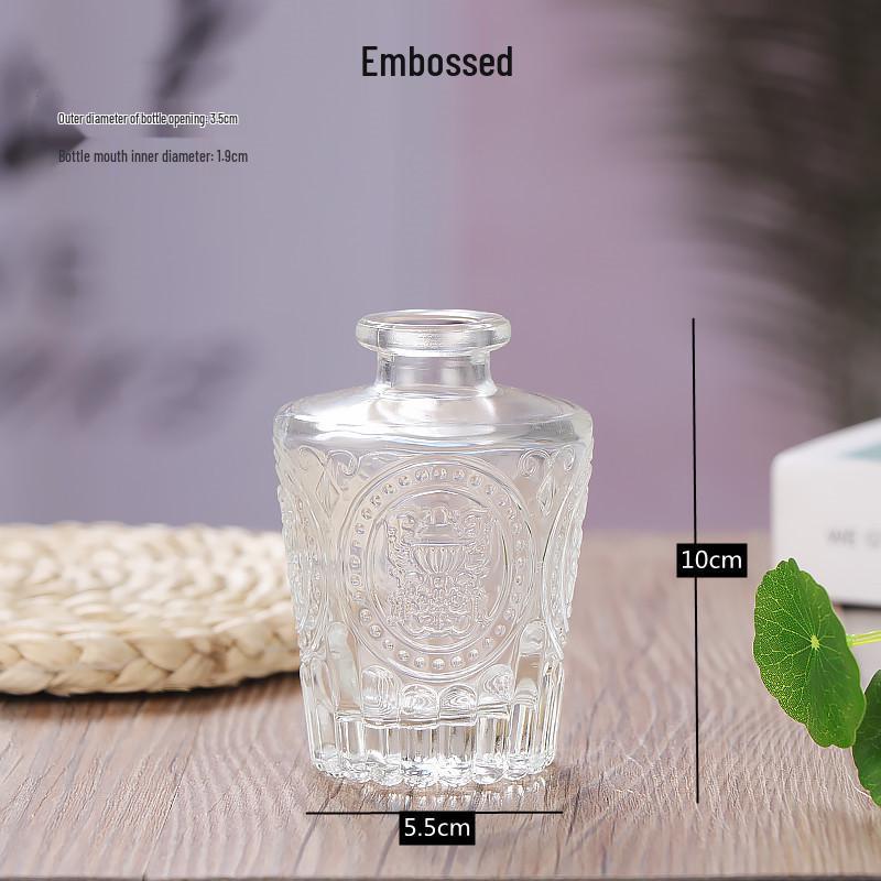 Nordic Glass Vase: Elegant Hydroponic and Dried Flower Decor for Office or Home.