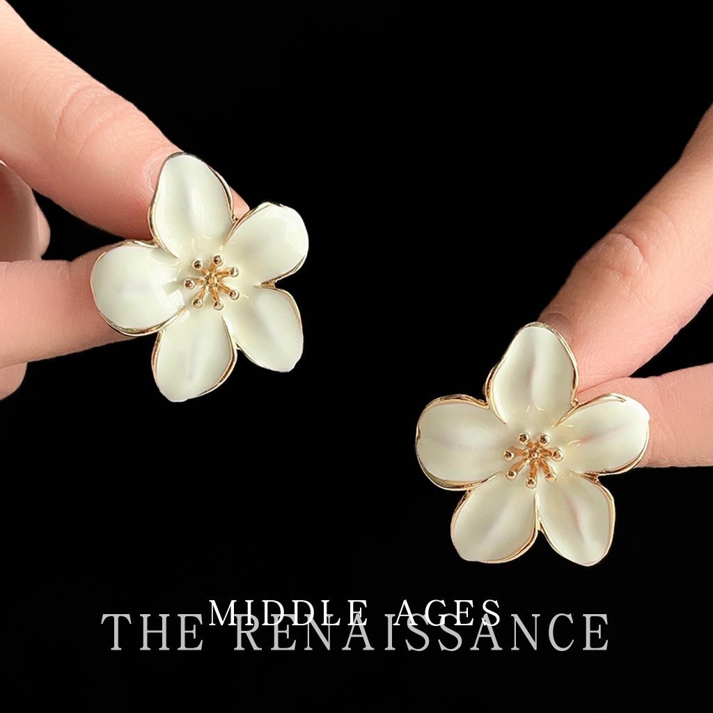 

Enamel dripping oil flower stud earrings niche camellia earrings retro literary and artistic style earrings