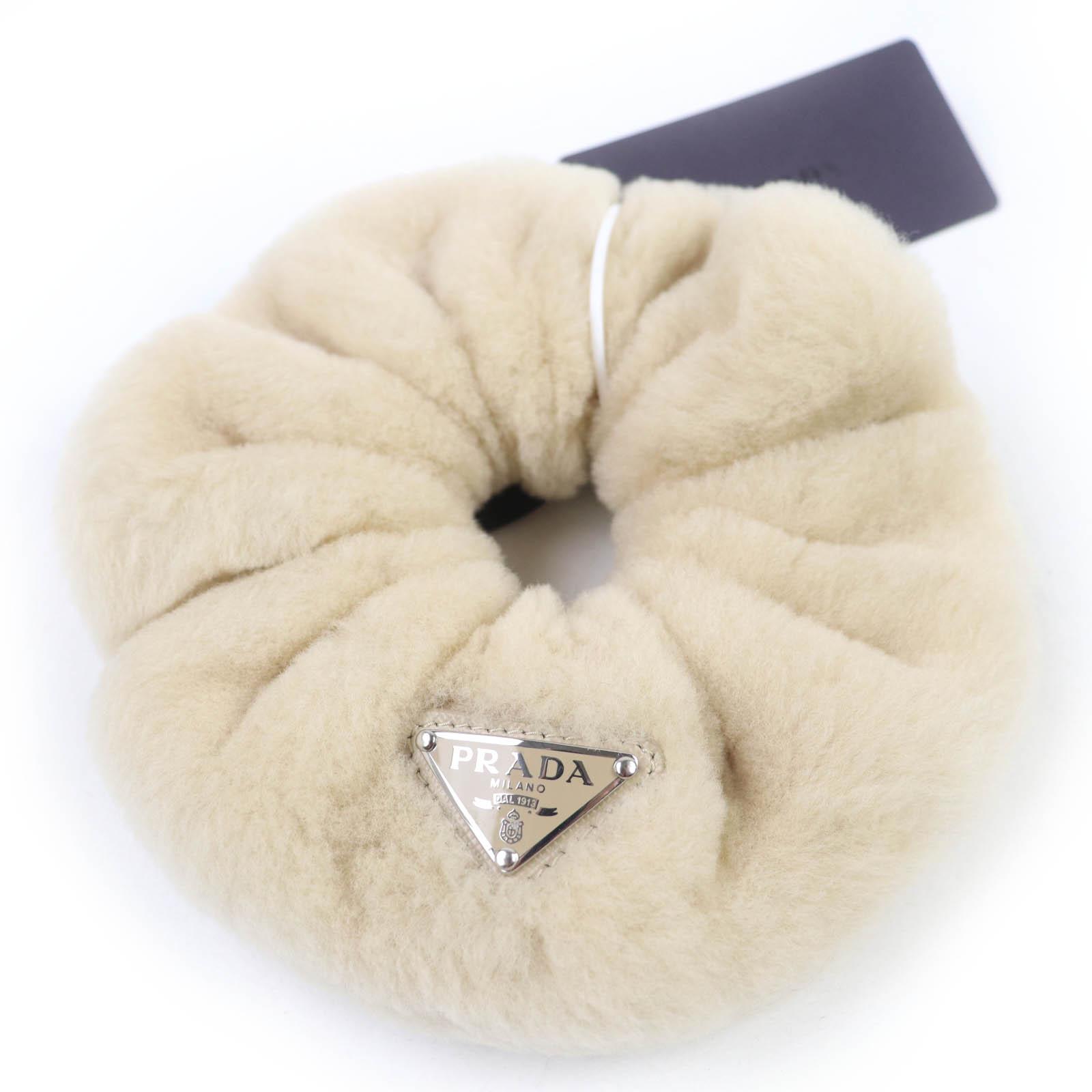 

PRADA Triangle logo triangular plate mouton fur scrunchie beige 1IF131 Used