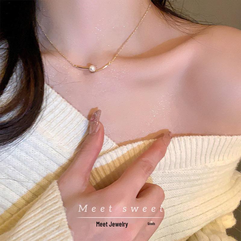 Collana a Clavicola con Nappa di Perle e Farfalla in Stile Coreano