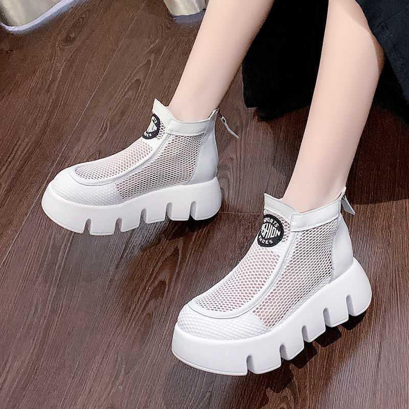 Stivali estivi in rete da donna con trafori Stivali freschi Stivaletti alla caviglia traspiranti stile britannico Moda femminile Scarpe da moto Sandali
