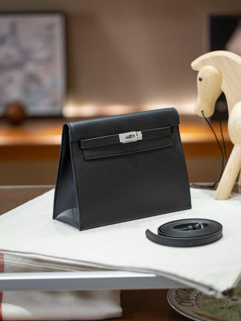 Torba do tańca domowego skakania Nowy styl Torba damska Modna pojedyncza skórzana torba crossbody na ramię Codzienna skórzana torba damska Oszukaj Cię Klamra z zamkiem Mała