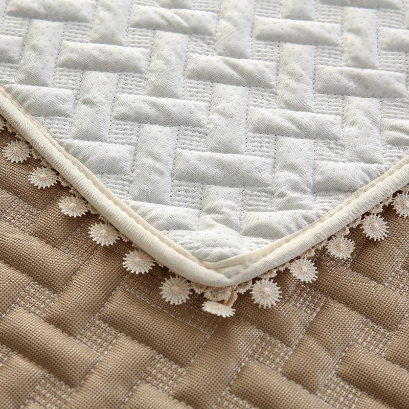 Four-season European-style Sofa Cover Covers The Four Seasons Thick Non-slip Fabric Lace Sofa Cushion.