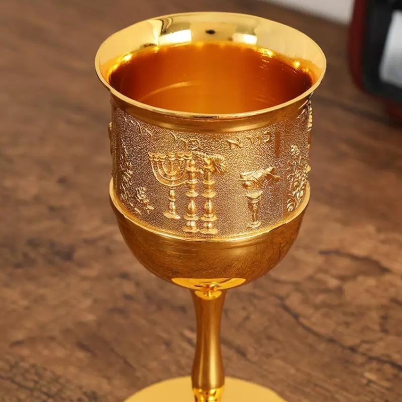 Vintage Goblet Cup, Alloy Light Luxury Relief Vodka Glass, European Portable Mini Drinking Tumbler, Gift Home Decoration, 1pcs
