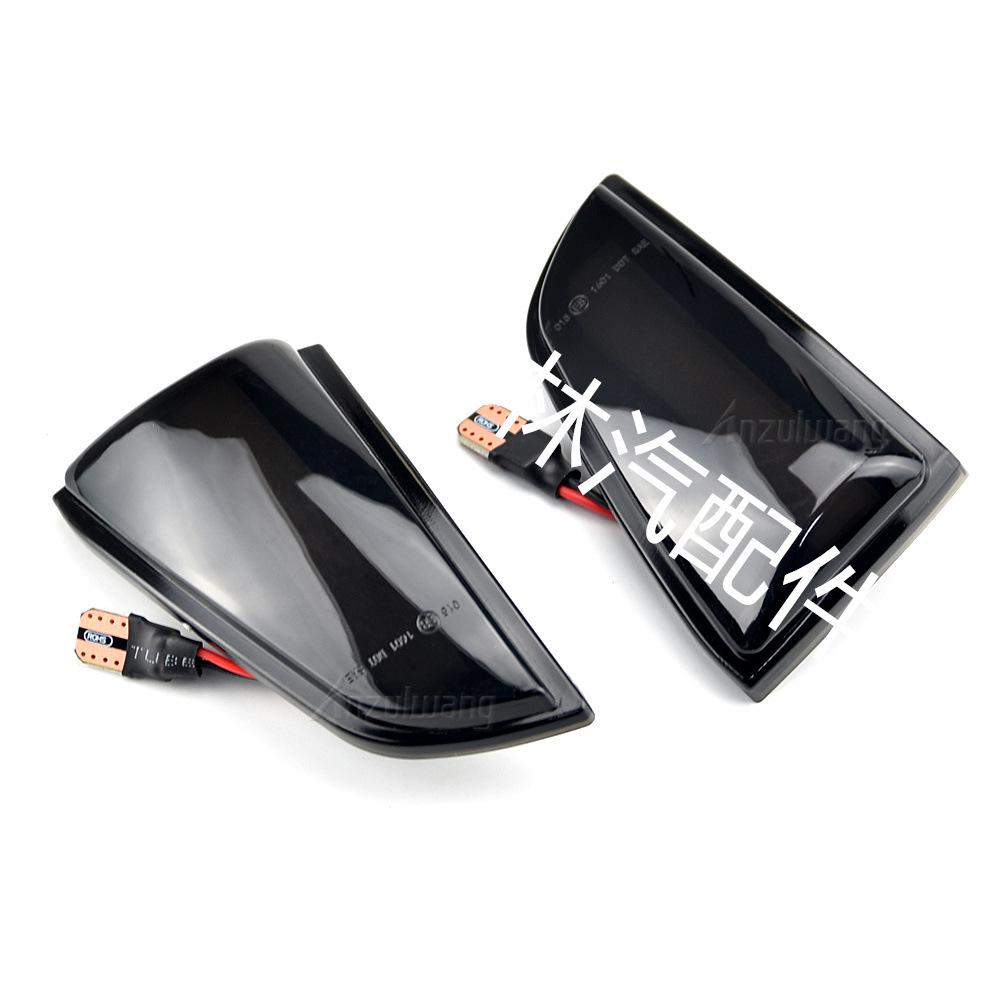 Yellow Flowing Turn Signal Lights for Volvo S40/V50 2005–2007 Rearview Mirrors.