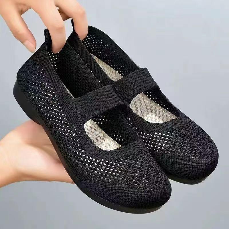 Summer new breathable old Beijing cloth shoes women's soft sole comfortable mother shoes hollow flat casual mesh shoes children