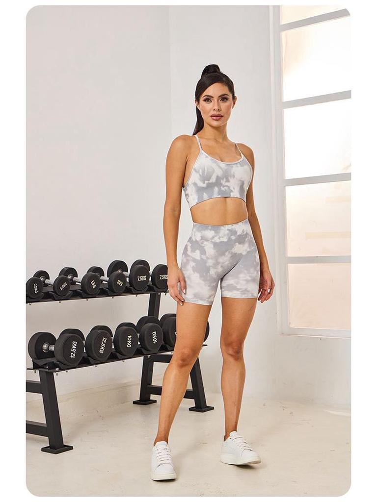 DARCSPORT Women's Seamless Wolf Print Fitness Set (Bra, Shorts, Pants)