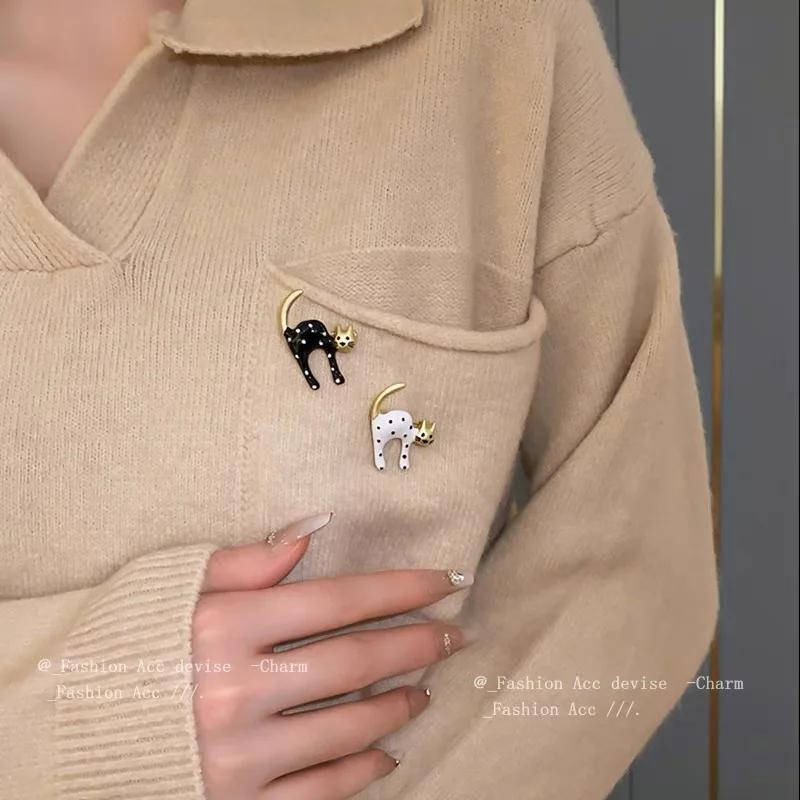 Creative Black White Enamel Cat Brooches For Women Girls Fashion Cartoon Cute Kitten Animal Brooch Clothing Accessories Jewelry