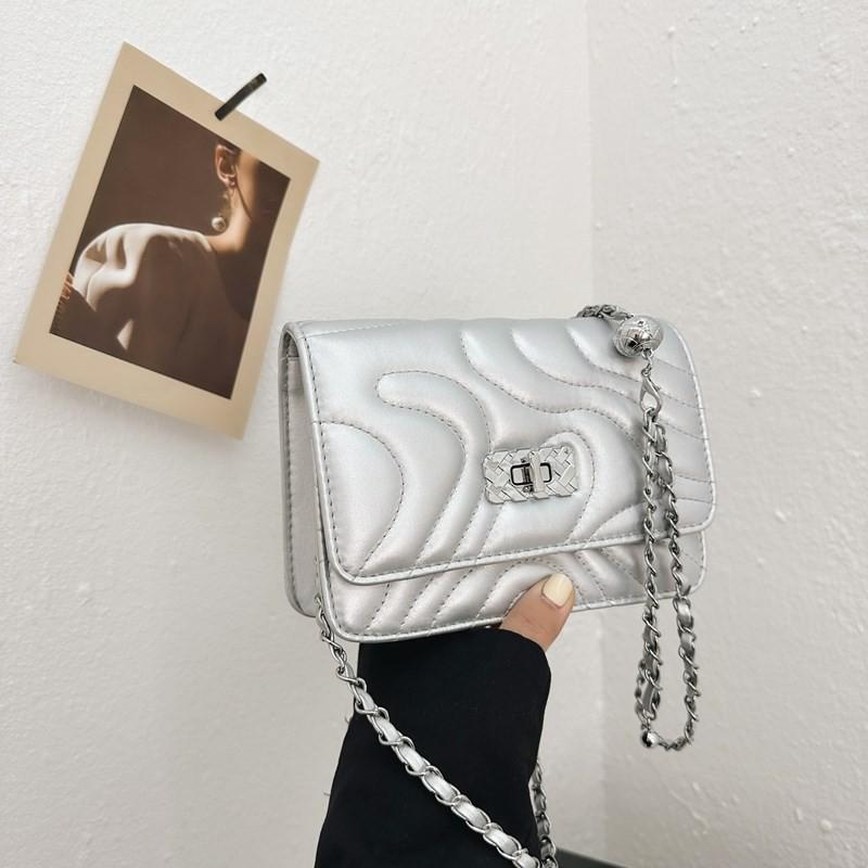 IELGY niche texture armpit bag, fashionable small square bag, high-end chain messenger bag