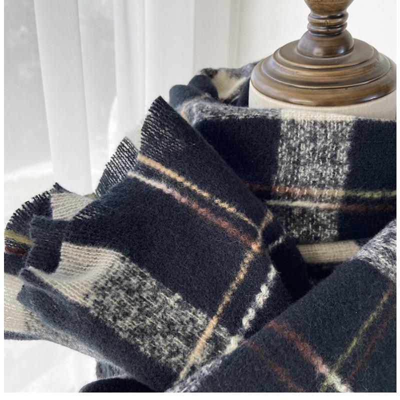 New Plaid Scarf Girls Winter Thickened Warm Shawl Dual-purpose Retro Couple Scarf