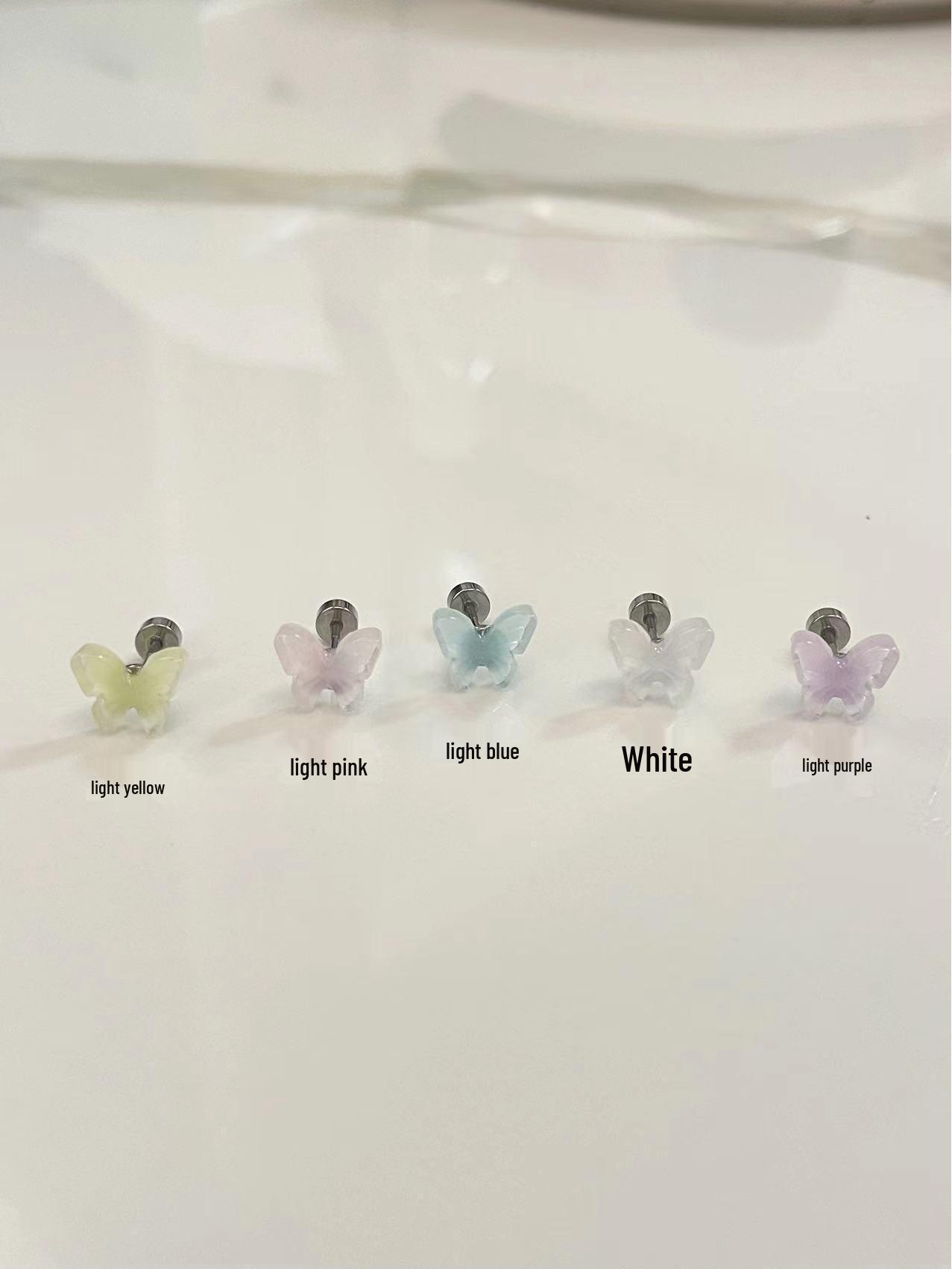 

Летние серьги-бабочки из конфет: Милые, красочные титановые серьги-гвоздики для хряща Light Purple Butterfly (1.2mm post, 6mm length)