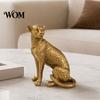 Accessoire de Bureau Moderne de Luxe Figurine Léopard Doré Modèle, Statue Vive, Posture Accroupie Courante, Ornement Décoration Bureau Bureau Résine