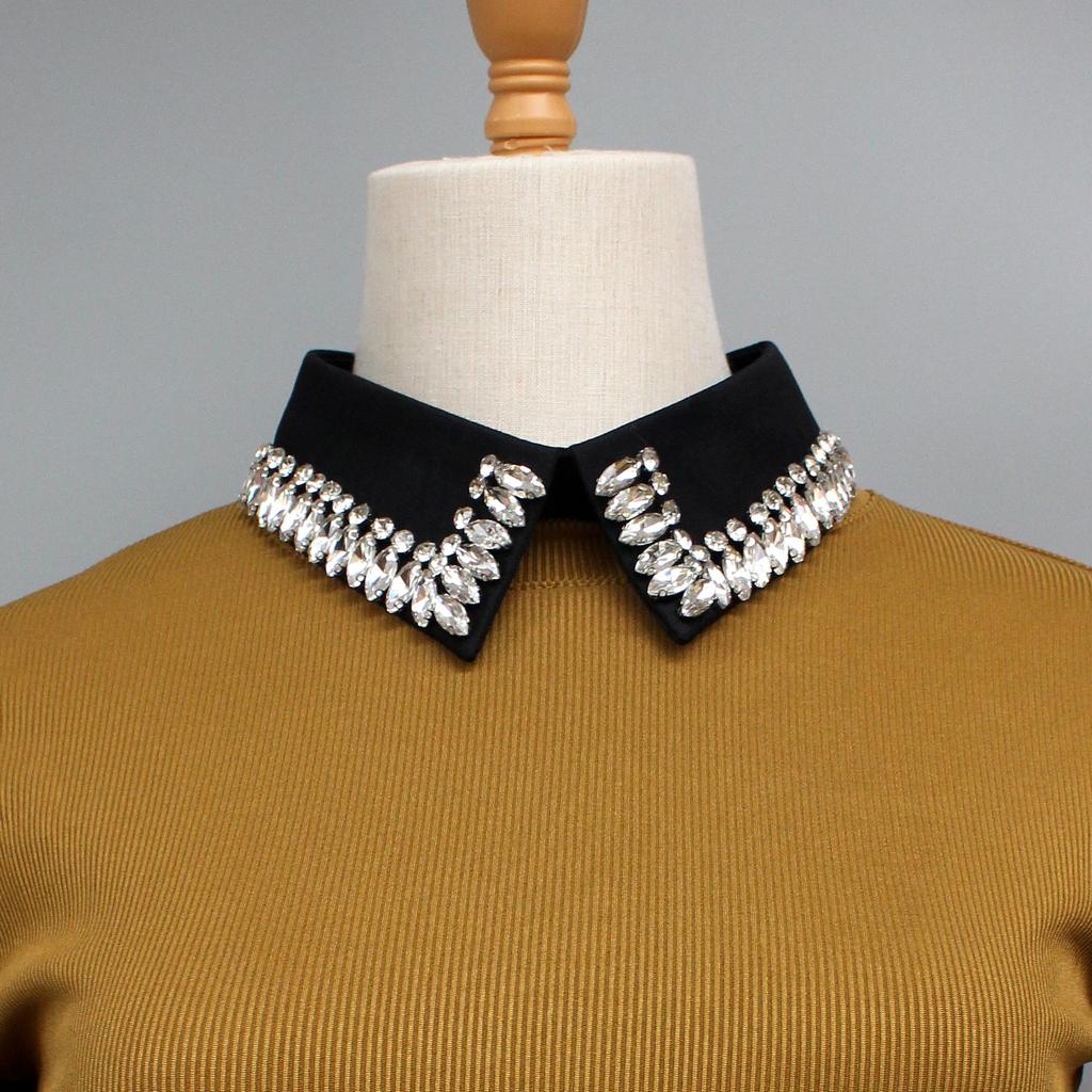 Retro Rhinestone False Collar. Luxurious Beaded and Shiny In Spring, Summer, Autumn and Winter. Handmade with Nailed Beads. Retr