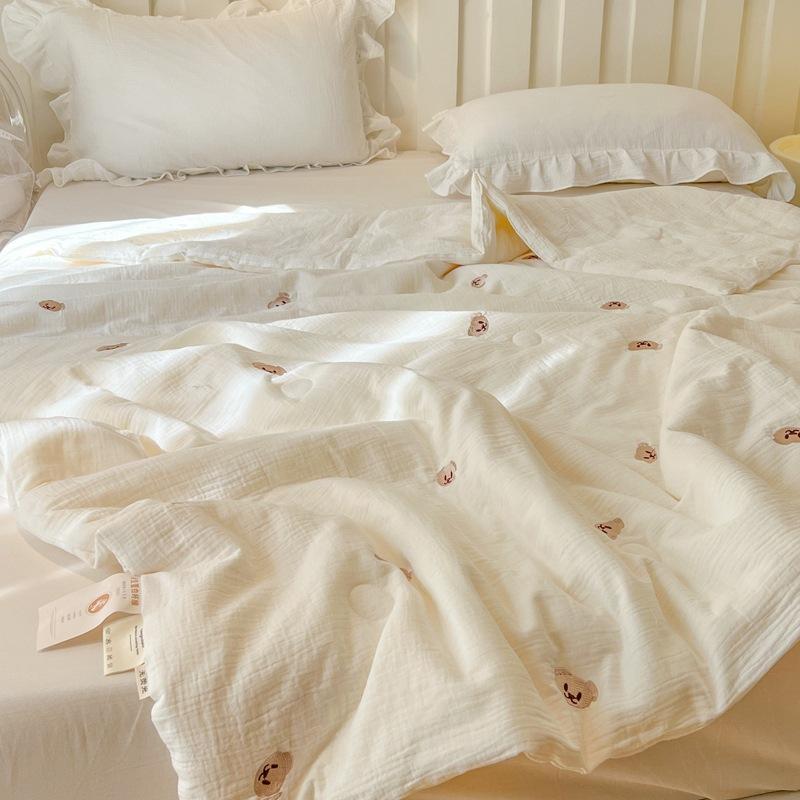 

Одеяла из чистого хлопка, жатая марля, летние однотонные одеяла с вышивкой медведя, двуспальное одеяло для пары, одеяла для кровати, прохладное одеяло для кондиционера 150x200cm