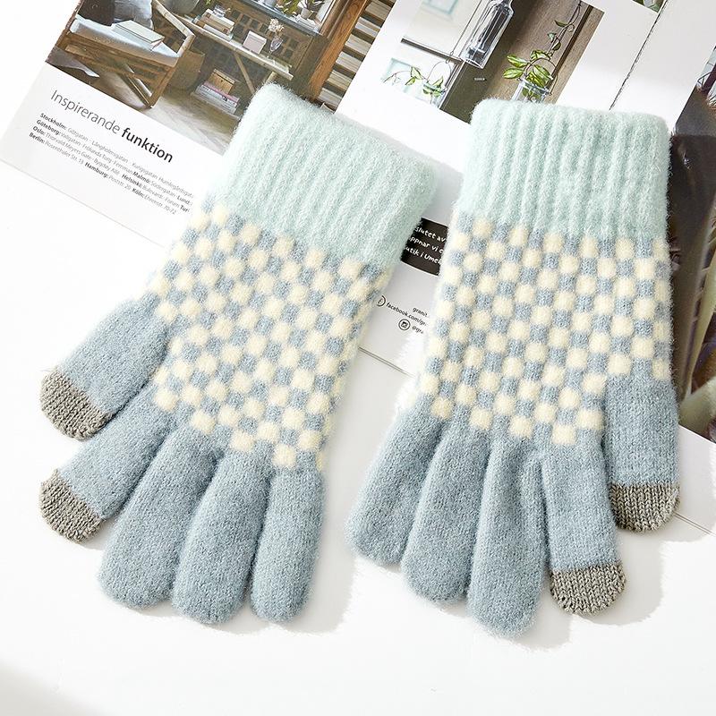 2025 New Touch Screen Winter Warm Knitted Gloves Women's Checkerboard Plaid Plaid Color Matching Wool Gloves Wholesale