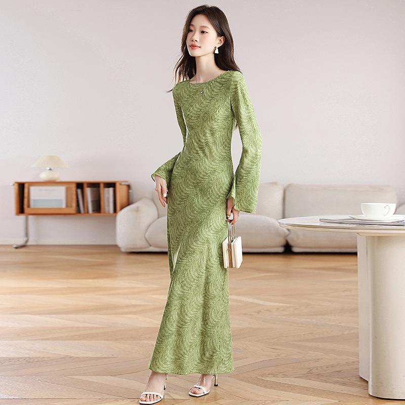 Green Field Slimming French Retro Bodycon Dress - Elegant Ribbed Long Sleeve