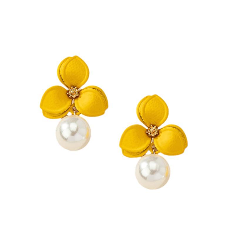 Japanese & Korean Style Sweet Floral Pearl Stud Earrings for Women - Chic, Niche, Elegant Design for Daily Wear