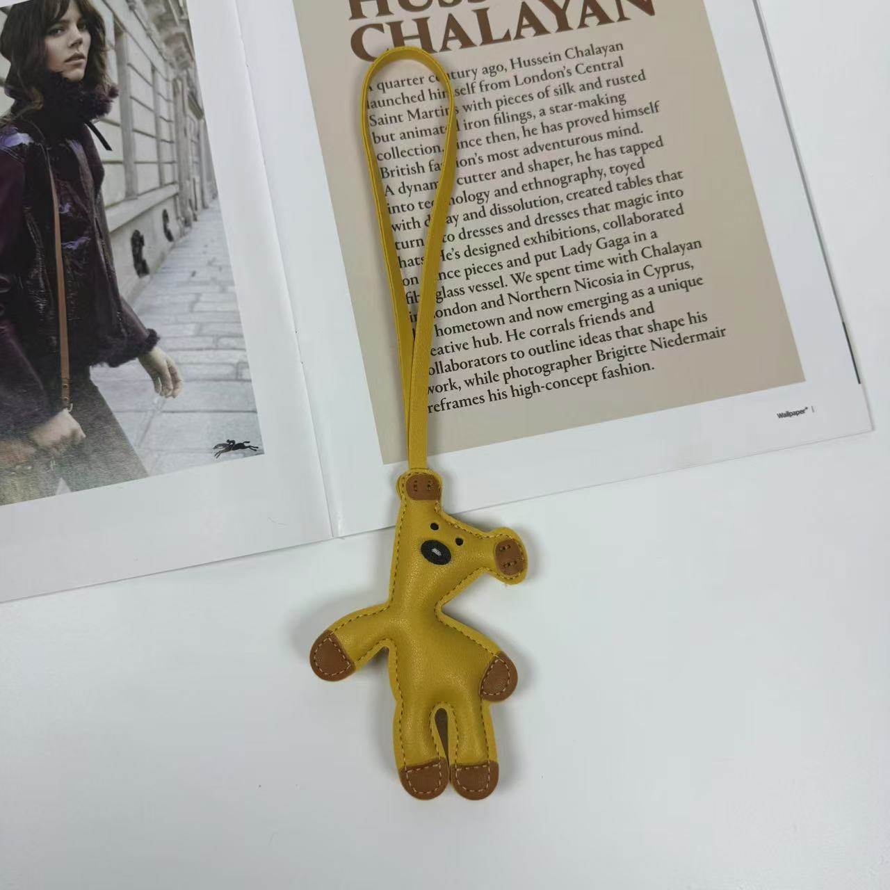 

Ретро транскордонний творчий брелок One Size жовтий