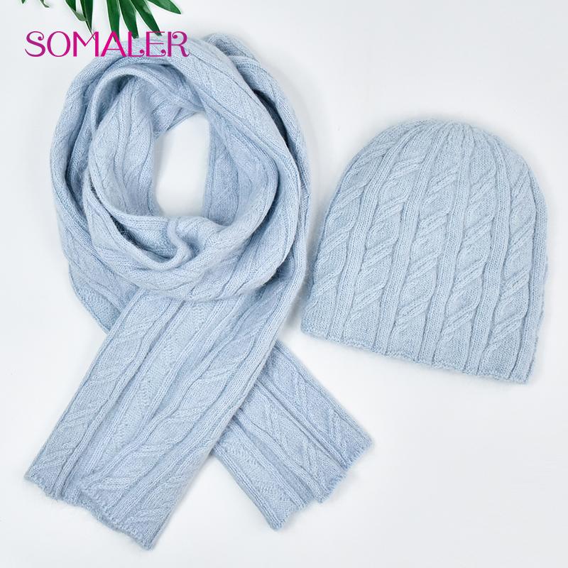 

Женский зимний комплект из двух предметов: шапка и шарф. Теплая ангоровая вязаная шапка-бини и шарф. Толстый двухслойный модный аксессуар для холодной погоды. One size синий