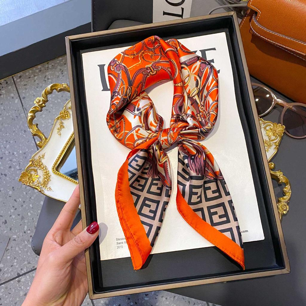 Silk scarf women's neck new scarf with coat 70 small square scarf scarf mother high-end scarf